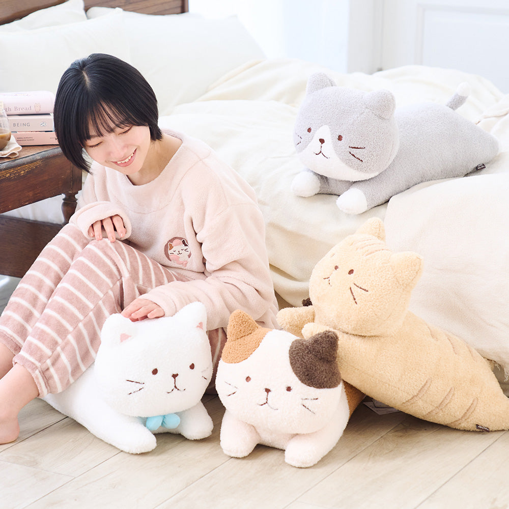 Fuku Fuku Nyankoぽわぽわねそべりクッション – HAPiNS online shop